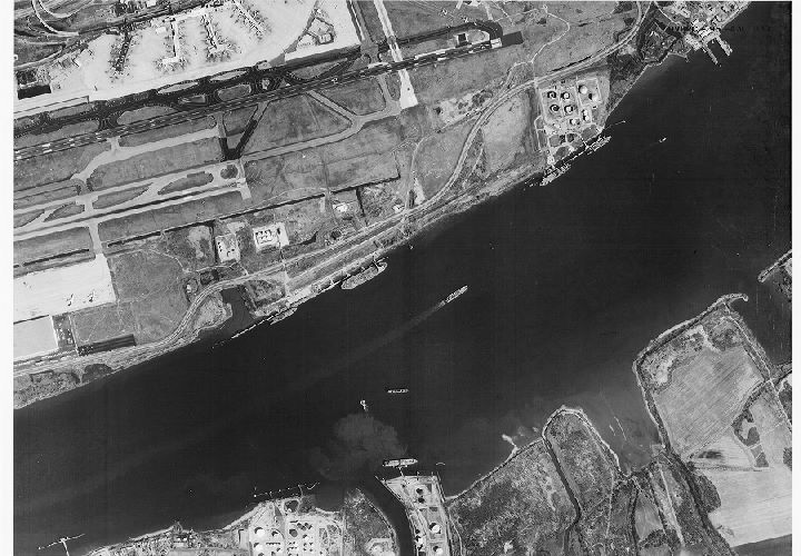 Aerial Photo A31 B30, Aerial Photographs of the Delaware Valley